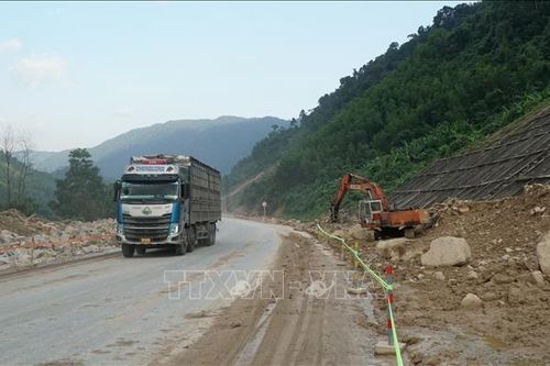 Khẩn trương xử lý 21 điểm sạt lở trên tuyến cao tốc La Sơn – Hòa Liên