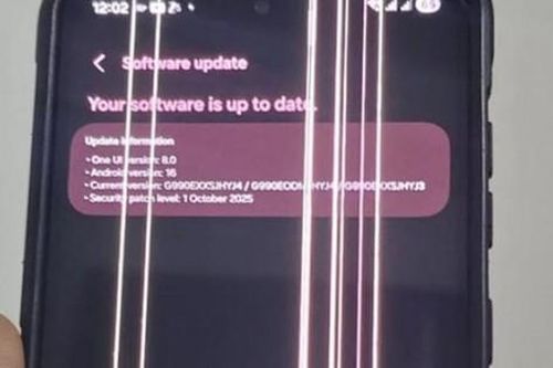 Người dùng Galaxy S21 FE bỗng dưng bị sọc màn hình sau khi 'lên đời' One UI 8