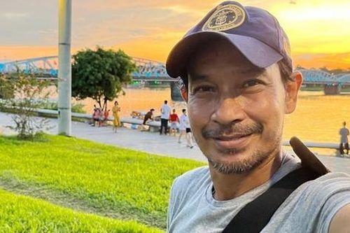 Nam diễn viên muốn 'thoát nghèo', tuổi 55 vẫn gồng gánh bươn chải