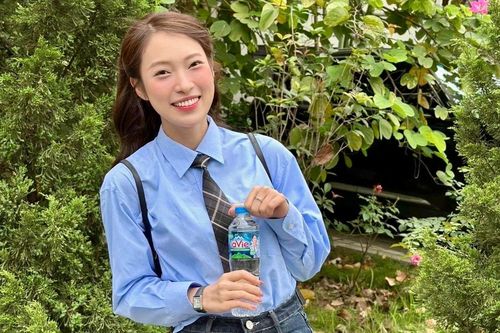 Bộ sưu tập áo sơ mi đa dạng của MC Khánh Vy