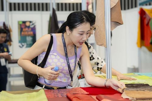 Việt Nam: Bệ phóng mới của ngành công nghiệp thời trang chức năng toàn cầu