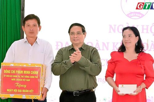 Thủ tướng Chính phủ Phạm Minh Chính dự Ngày hội Đại đoàn kết thôn Thắng Kiên