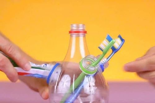 Tái sử dụng chai nhựa, hiểm họa khó lường