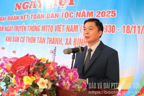 Lãnh đạo UBND tỉnh dự ngày hội đại đoàn kết toàn dân tộc tại xã Bình Gia