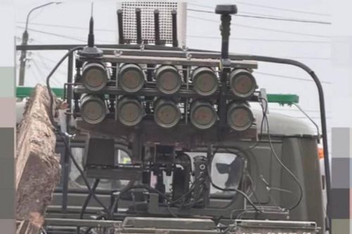 Nga đưa robot mini-Solntsepyok, B-52 diễn tập, CH-7 bay thử