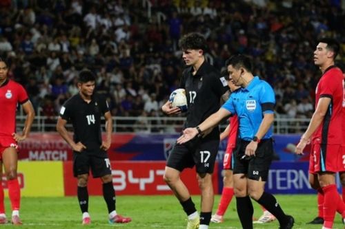 Màn ra mắt ĐT Thái Lan đáng quên của Jude Soonsup-Bell