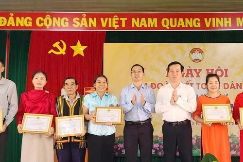 Liên khu dân cư xã Quảng Khê rộn ràng Ngày hội Đại đoàn kết