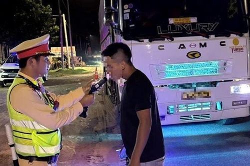 Xử lý hàng trăm 'ma men' trên Quốc lộ 1A