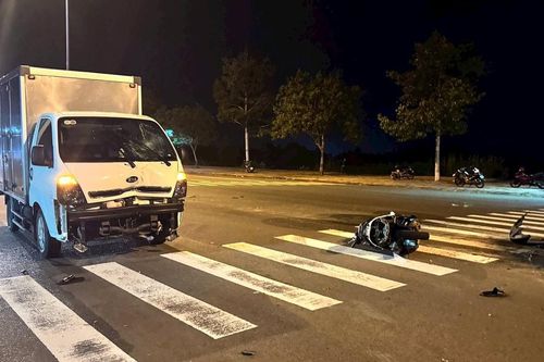 Va chạm với xe tải ở Mũi Né, 2 người đi xe máy tử vong