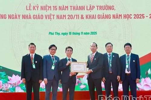 Trường Đại học Trưng Vương kỷ niệm 15 năm thành lập, chào mừng ngày Nhà giáo Việt Nam và khai giảng năm học mới