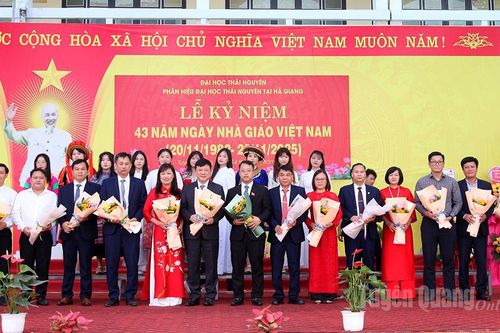 Phân hiệu Đại học Thái Nguyên tại Hà Giang kỷ niệm Ngày Nhà giáo Việt Nam