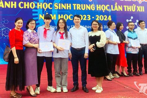 Vun đắp nhân cách, gieo mầm tri thức