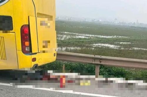 Nghệ An: Xe khách va chạm xe đạp trên quốc lộ, người đàn ông tử vong thương tâm