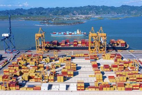 Hàng hải đẩy mạnh phát triển 'cảng xanh', giảm phát thải