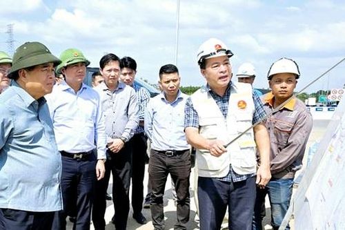 Phó Thủ tướng Nguyễn Chí Dũng kiểm tra các dự án cao tốc, cảng biển, sân bay ở Quảng Trị