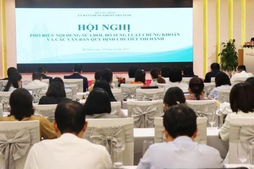 Ủy ban Chứng khoán Nhà nước phổ biến Luật Chứng khoán sửa đổi tại khu vực miền Trung