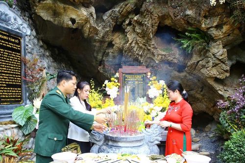 Khánh thành công trình tôn tạo Di tích Quốc gia đặc biệt Hang Tám Cô