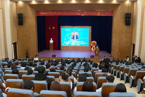Phát triển kinh tế bền vững và Quản trị kinh doanh: Cơ hội và thách thức