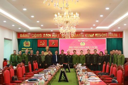 Hoàn thiện cơ chế, chính sách, hậu cần đảm bảo để Công an cấp xã hoàn thành xuất sắc nhiệm vụ