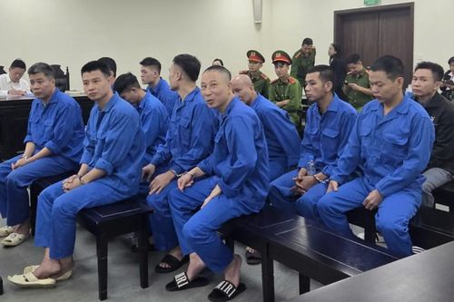 Trưởng khoa bệnh viện nhận hối lộ cho tội phạm ra ngoài