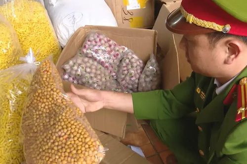 Xử lý nghiêm hàng lậu, hàng giả dịp Tết 2026