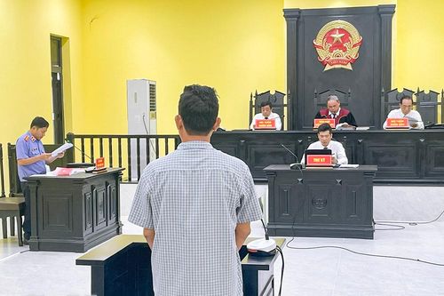 6 năm tù cho chủ tàu thu mua hải sản trái phép trên vùng biển nước ngoài