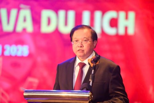 Bộ VHTTDL trao thưởng 50 triệu đồng cho sáng tác hay về ngành văn hóa