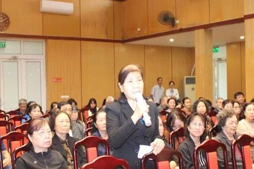 Cử tri phường Hai Bà Trưng kiến nghị nhiều nội dung về bảo đảm vệ sinh môi trường
