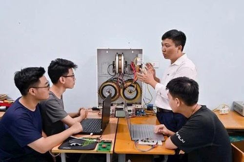 Đổi mới và hoàn thiện cơ chế, chính sách phát triển khoa học, công nghệ
