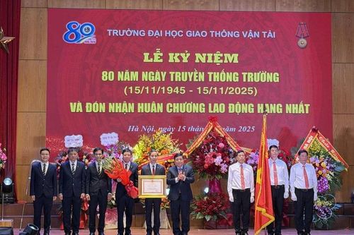 Trường đại học Giao thông vận tải đón nhận Huân chương Lao động hạng Nhất