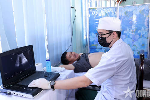 Bệnh viện Quân y 211: Khám bệnh, cấp thuốc miễn phí cho người dân nghèo