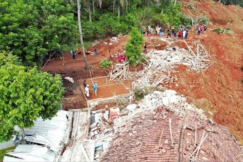 Lở đất ở Indonesia, hàng chục người thiệt mạng và mất tích
