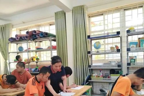 Cô giáo khuyết tật và hành trình 20 năm thắp sáng hy vọng cho trẻ da cam