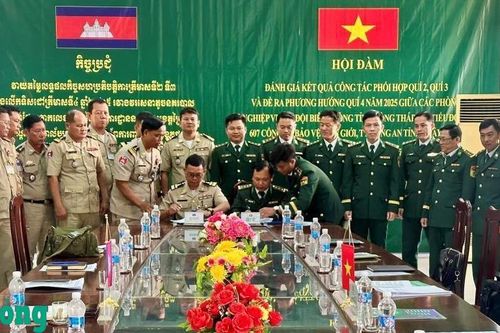 Hội đàm bảo vệ biên giới giữa BĐBP Đồng Tháp và Ty Công an tỉnh Prey Veng, Campuchia