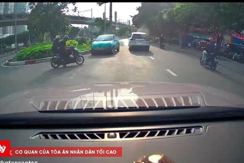 Đi ngược chiều, tài xế taxi công nghệ bị phạt 19 triệu đồng