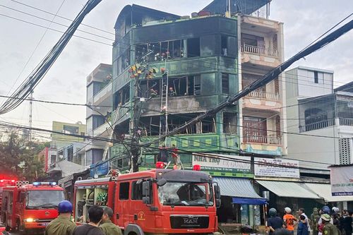 Cháy nhà trọ 4 tầng sát chợ Đầm Nha Trang