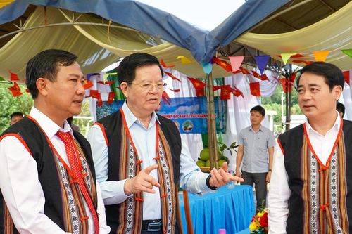 Phó Thủ tướng Mai Văn Chính dự Ngày hội Đại đoàn kết dân tộc ở Khánh Hòa