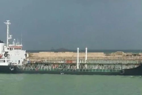 Iran bắt giữ tàu chở dầu, thử nghiệm hệ thống cảnh báo vì lo ngại chiến tranh