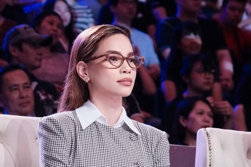 Cục trưởng Xuân Bắc ngồi ghế nóng giải thưởng đặc biệt cùng Hồ Ngọc Hà