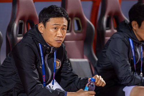 Cựu trợ lý HLV Kim Sang Sik chia tay CLB Thanh Hóa