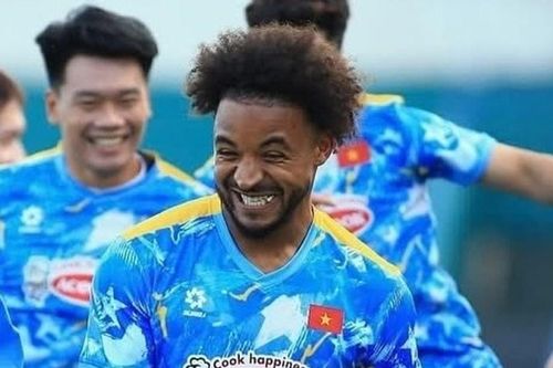 Huấn luyện viên Kim gọi Nguyễn Xuân Son chỉ để… dự bị?; Dàn sao châu Âu giúp Nhật Bản hạ Ghana