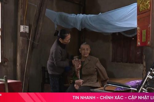 Vòng tay nhân ái: Người phụ nữ 63 tuổi gồng gánh 2 người bệnh trong căn nhà cũ nát