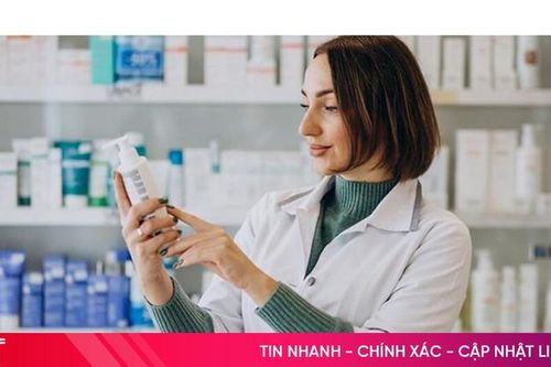 Dược sĩ bán thuốc: Vai trò, công việc hàng ngày và mức lương thực tế