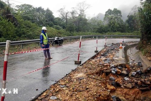 Quảng Trị: Sớm khắc phục hư hỏng, sạt lở trên đường Hồ Chí Minh nhánh Tây