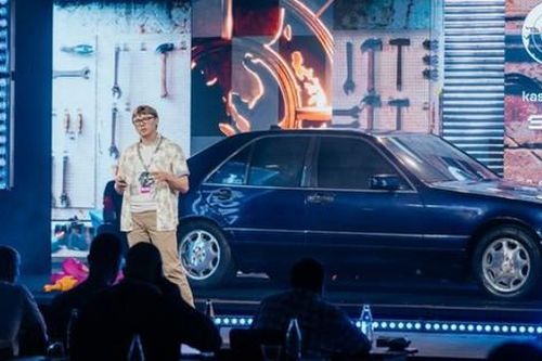 Lỗ hổng bảo mật trên xe ô tô cho phép tin tặc sang số, tắt động cơ từ xa