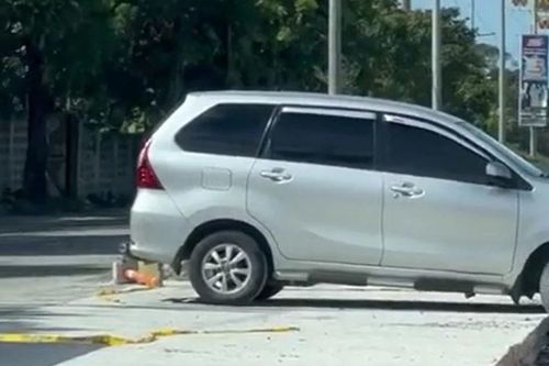 Cố quay đầu xe trên dải phân cách, tài xế SUV nhận kết 'muối mặt'