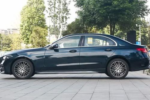 Mercedes-Benz C-Class 2026 vừa ra mắt, giá gần 1,3 tỷ có gì đáng chú ý?