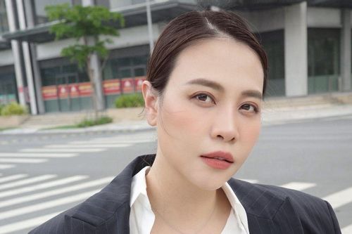 Đôi giày lười của vợ Cường Đô La