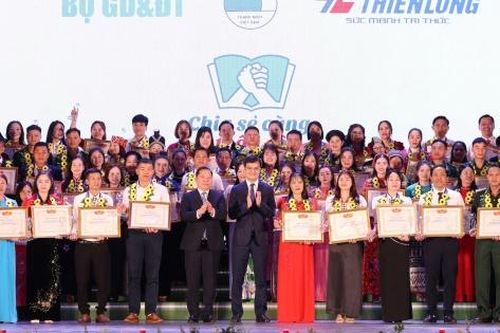 'Chia sẻ cùng thầy cô' vinh danh 80 nhà giáo tiêu biểu