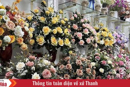 Hoa lụa: Lựa chọn tinh tế trong không gian hiện đại